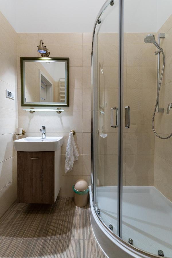 Apartament Inspirujacy - Z Prywatnym Monitorowanym Parkingiem - 4 Osobowy - Space Apart Еленя-Гура Экстерьер фото
