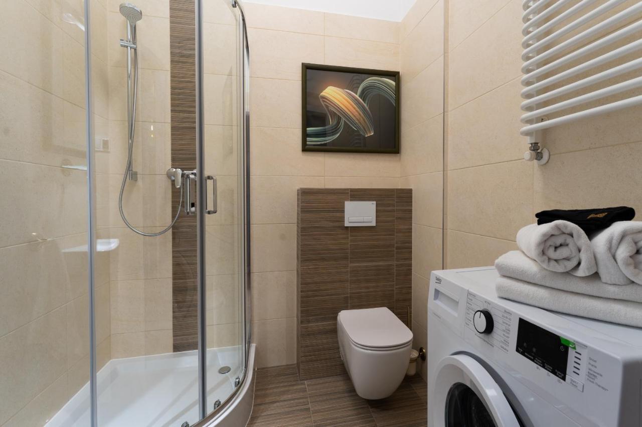 Apartament Inspirujacy - Z Prywatnym Monitorowanym Parkingiem - 4 Osobowy - Space Apart Еленя-Гура Экстерьер фото